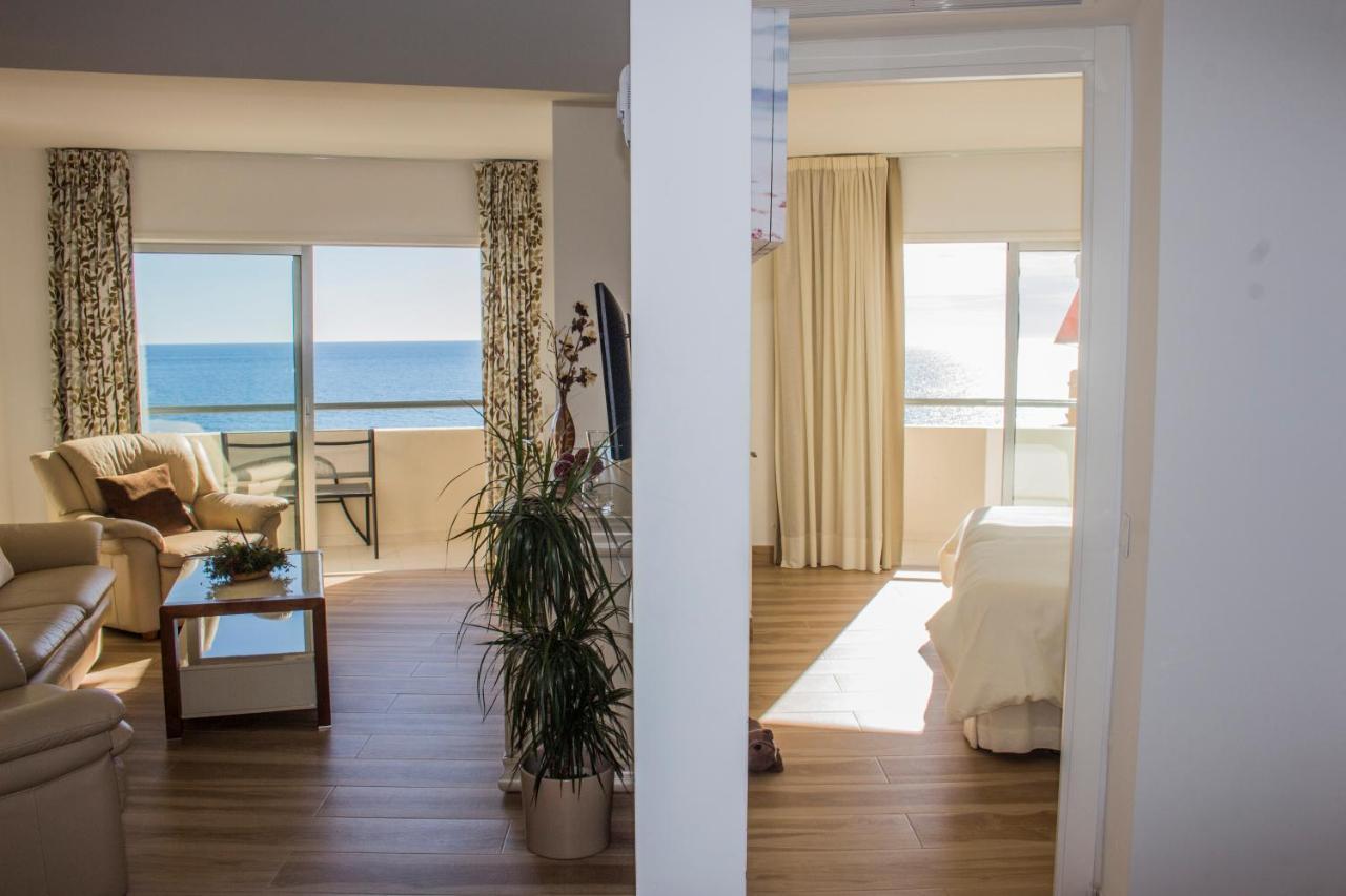 Beachfront Apartment In Fuengirola With Sea Views Экстерьер фото