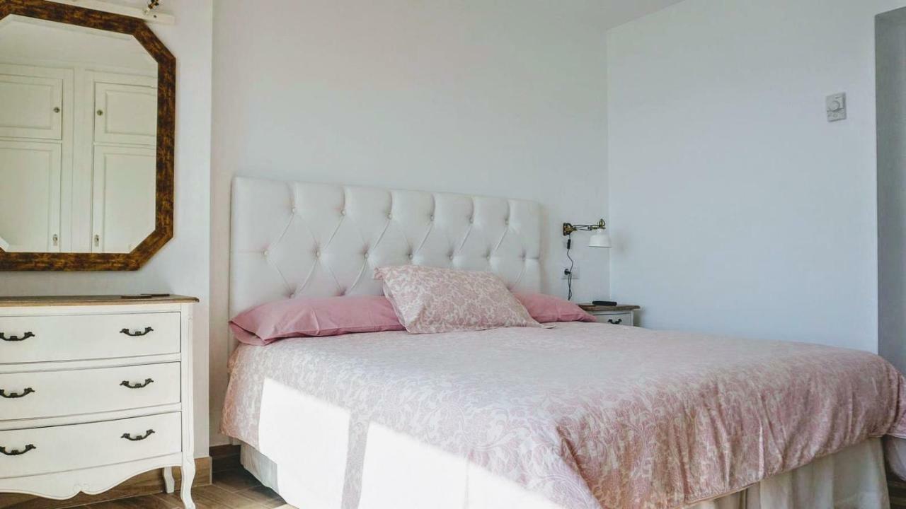 Beachfront Apartment In Fuengirola With Sea Views Экстерьер фото